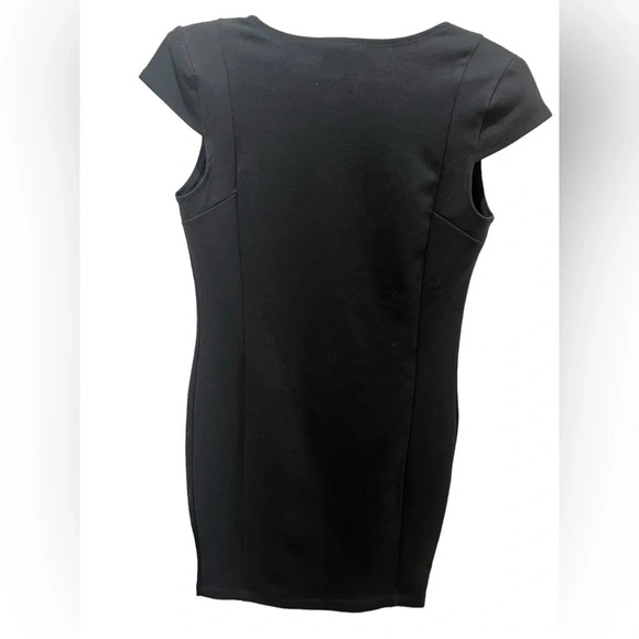 Dash (kardashian line) little black dress size 4 in excellent like-new condition - Picture 6 of 6